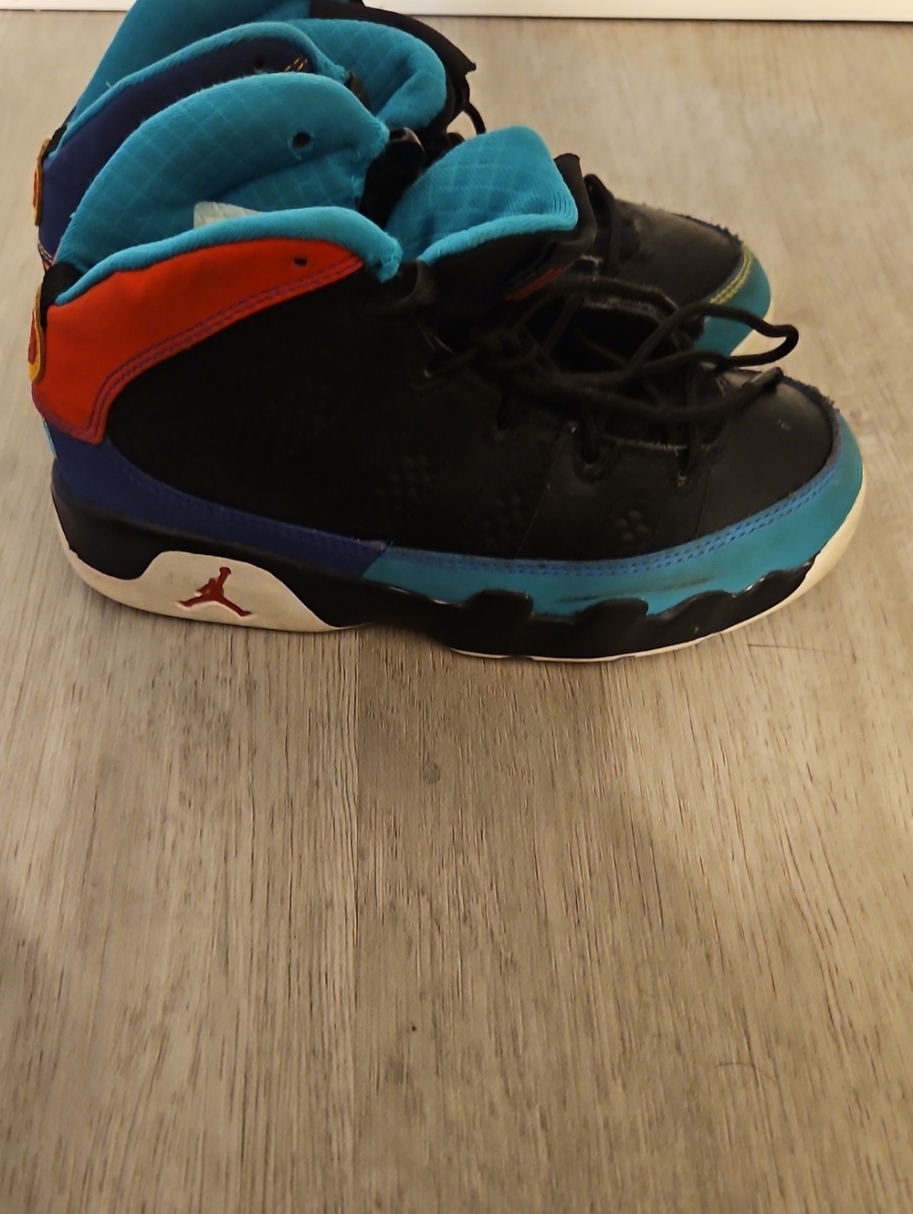 Jordan Kids Black, Teal & Orange High-Top Sneakers Dream it, do it 2018
